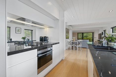 Photo of property in 24a Penning Road, Castor Bay, Auckland, 0620