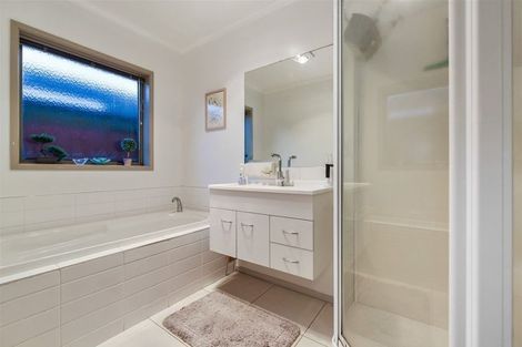 Photo of property in 99 Barrington Drive, Huntington, Hamilton, 3210