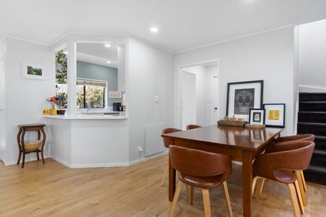 Photo of property in 17a Horotutu Road, Greenlane, Auckland, 1061