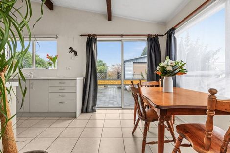 Photo of property in 8 Jeffares Place, Taradale, Napier, 4112