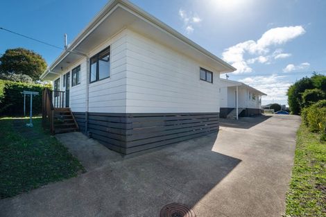 Photo of property in 199 Chivalry Road, Glenfield, Auckland, 0629