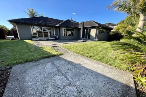 Photo of property in 5 Alvre Place, Flat Bush, Auckland, 2016