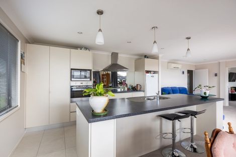 Photo of property in 1 Honeyfield Drive, Whalers Gate, New Plymouth, 4310