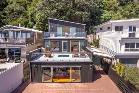 Photo of property in 10 Ocean Parade, Pukerua Bay, 5026