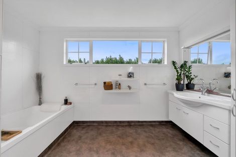 Photo of property in 18 Pembroke Road, Stratford, 4332