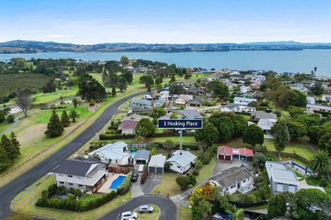 Photo of property in 3 Hosking Place, Clarks Beach, 2122