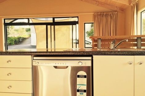 Photo of property in 7a Erica Road, Sunnynook, Auckland, 0620