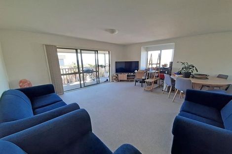 Photo of property in 15 Orchard Road, Browns Bay, Auckland, 0630