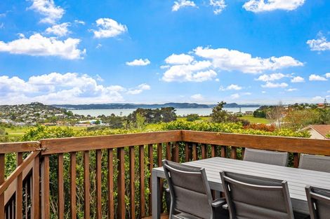 Photo of property in 3 Delshaw Avenue, Stanmore Bay, Whangaparaoa, 0932
