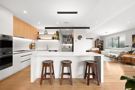 Photo of property in 92 Hugo Shaw Drive, Cambridge, 3434