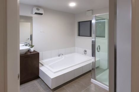 Photo of property in 149 Kelburn Parade, Kelburn, Wellington, 6012