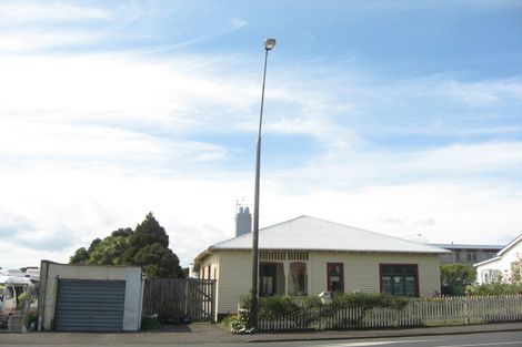 Photo of property in 51 Morley Street, New Plymouth, 4310