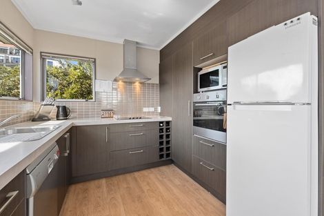 Photo of property in 2/10 Mahara Avenue, Birkenhead, Auckland, 0626