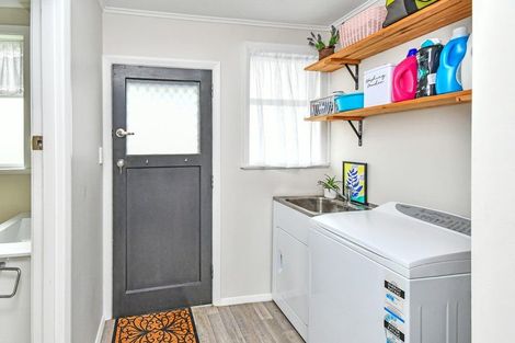 Photo of property in 67 Arimu Road, Papakura, 2110