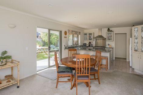 Photo of property in 23 Leanne Way, Waikanae Beach, Waikanae, 5036