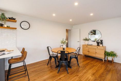 Photo of property in 4 Gladys Place, Kelvin Grove, Palmerston North, 4414