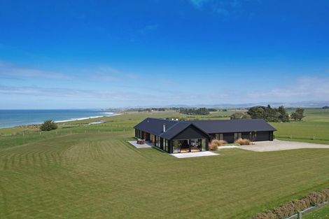 Photo of property in 55 Gardiners Road, Awamoa, Oamaru, 9495