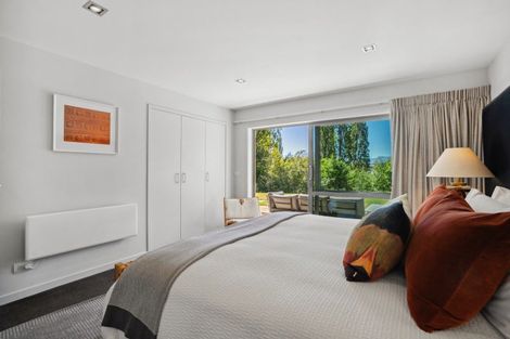 Photo of property in 10 Tapley Paddock, Wanaka, 9305