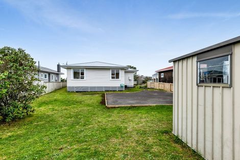 Photo of property in 62 Awanui Street, Merrilands, New Plymouth, 4312