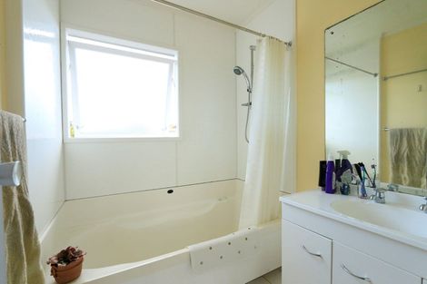 Photo of property in 20 Wycherley Drive, Bucklands Beach, Auckland, 2014