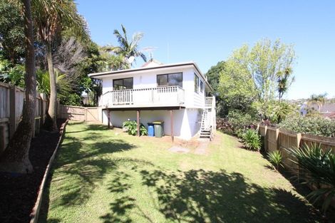 Photo of property in 2/13 Montclair Rise, Browns Bay, Auckland, 0630