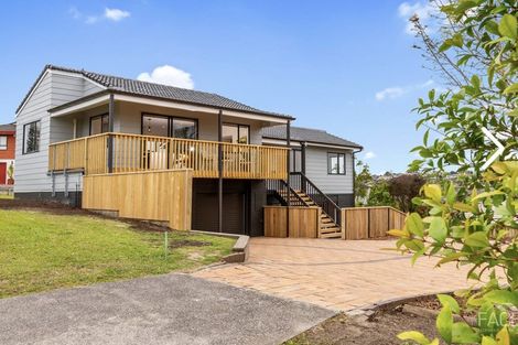 Photo of property in 168 Luckens Road, West Harbour, Auckland, 0618
