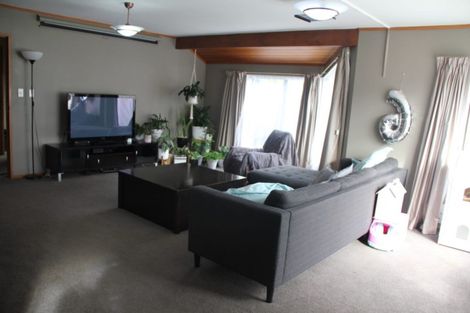 Photo of property in 32 Burbank Crescent, Churton Park, Wellington, 6037