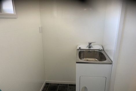 Photo of property in 43 Oakley Crescent, Hornby, Christchurch, 8042