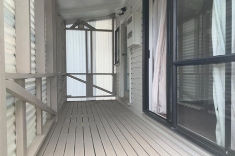 Photo of property in 1 Mark Edward Drive, Half Moon Bay, Auckland, 2012