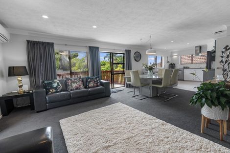 Photo of property in 2/57 Nigel Road, Browns Bay, Auckland, 0630