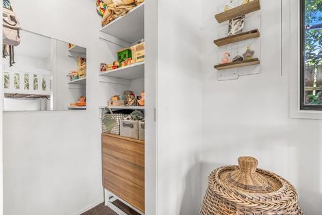 Photo of property in 6 Rautawhiri Road, Helensville, 0800