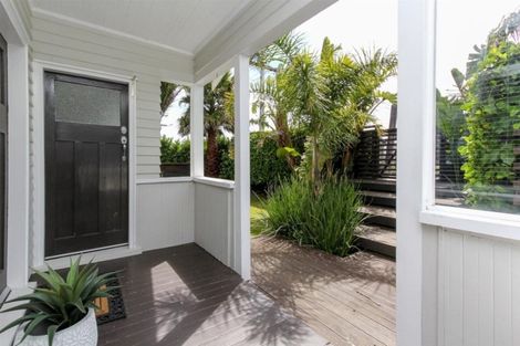 Photo of property in 30 Nobs Line, Strandon, New Plymouth, 4312
