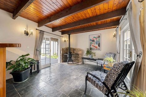 Photo of property in 68 Kaurilands Road, Titirangi, Auckland, 0604