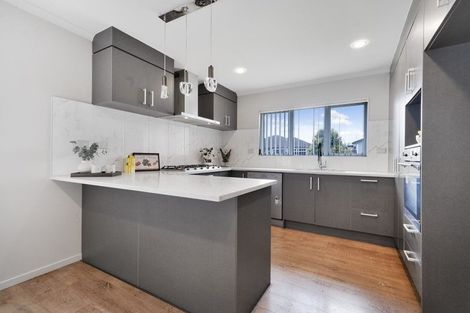 Photo of property in 16 Hihi Avenue, Takanini, 2112