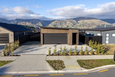 Photo of property in 21 Dunn Street, Lake Hawea, 9382
