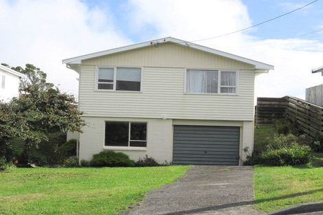 Photo of property in 5 Ruskin Road, Newlands, Wellington, 6037