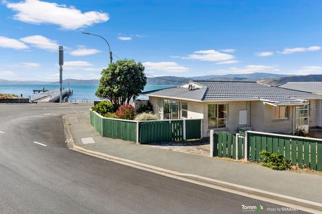 Photo of property in 73 Marine Parade, Seatoun, Wellington, 6022