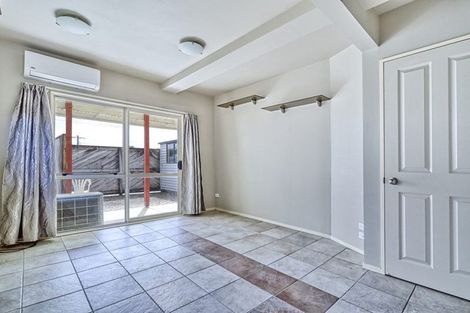 Photo of property in 46 Farquhar Road, Glendene, Auckland, 0602