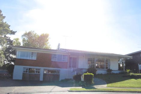 Photo of property in 22 Pickwick Parade, Mellons Bay, Auckland, 2014