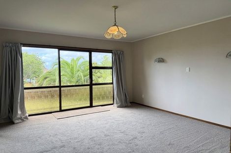 Photo of property in 10 Westpark Drive, West Harbour, Auckland, 0618