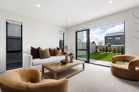 Photo of property in 32 Viridian Avenue, Rosehill, Papakura, 2113