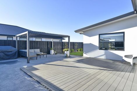 Photo of property in 33 Highgate Drive, Rangiora, 7400