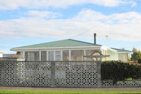 Photo of property in 10 Meadowvale Drive, Levin, 5510