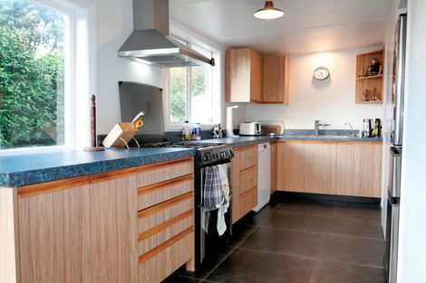 Photo of property in 75 Seaview Road, Paraparaumu Beach, Paraparaumu, 5032