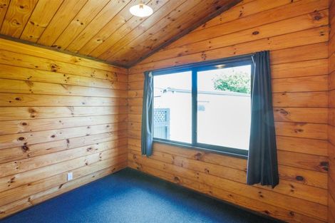 Photo of property in 11 Waltham Court, Cloverlea, Palmerston North, 4412