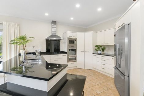 Photo of property in 19 Quadrant Heights, Paraparaumu, 5032