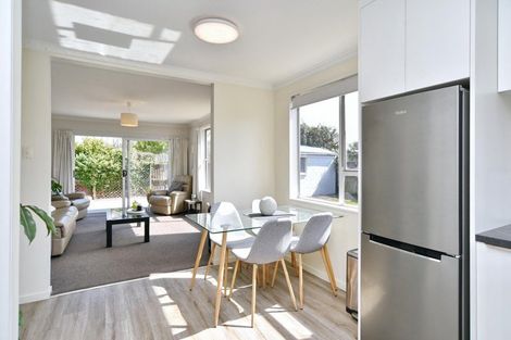 Photo of property in 2/90 Queenspark Drive, Parklands, Christchurch, 8083