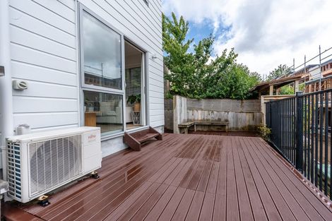 Photo of property in 9/19 Ruakiwi Road, Hamilton Lake, Hamilton, 3204