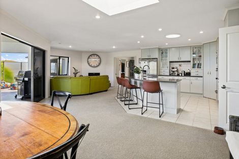 Photo of property in 80 Tarapatiki Drive, Whitianga, 3510