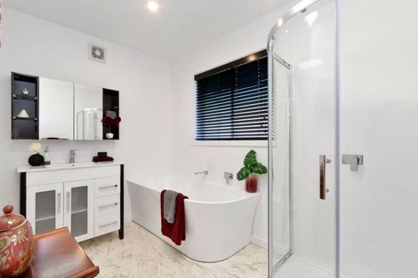 Photo of property in 2/63 Cheviot Road, Lowry Bay, Lower Hutt, 5013